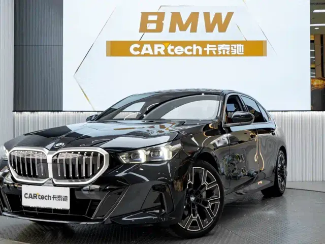 Фотография автомобиля — BMW 5 Series
