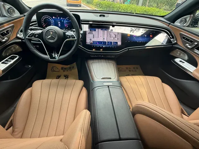 Mercedes-Benz E-Class — Фото автомобиля 11