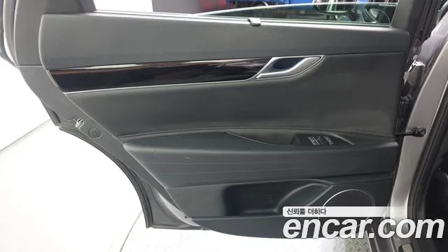 Genesis G80 Бензин 2.5 турбо 2WD — Фото автомобиля 24