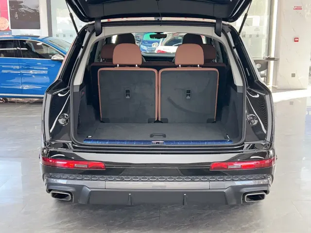 Audi Q7 — Фото автомобиля 29