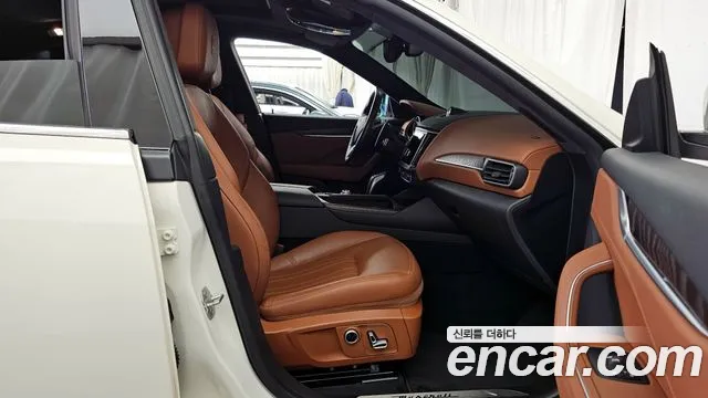 Maserati Levante — Фото автомобиля 11