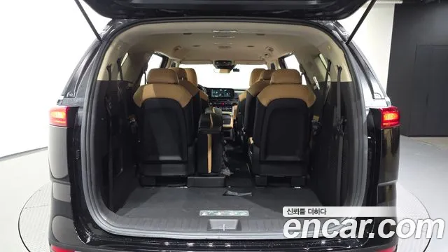 Kia Carnival Generation 4 — Фото автомобиля 20