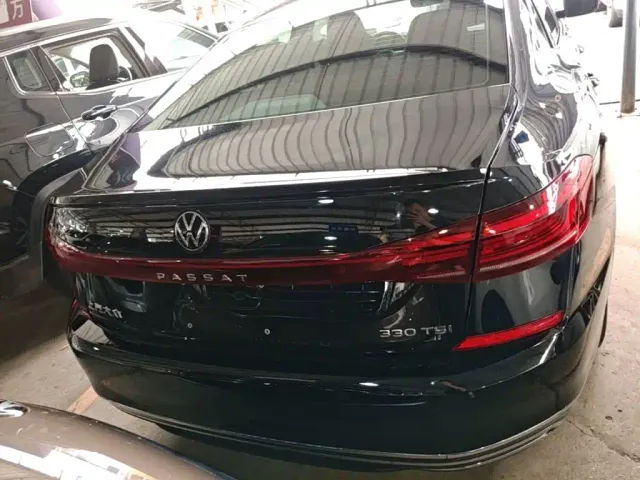 Volkswagen Passat — Фото автомобиля 5