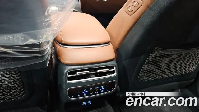Genesis GV70 — Фото автомобиля 25