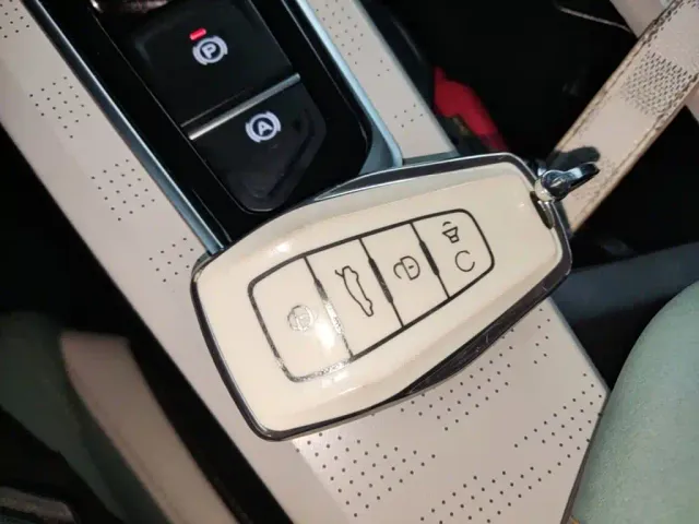 Geely Emgrand L — Фото автомобиля 8