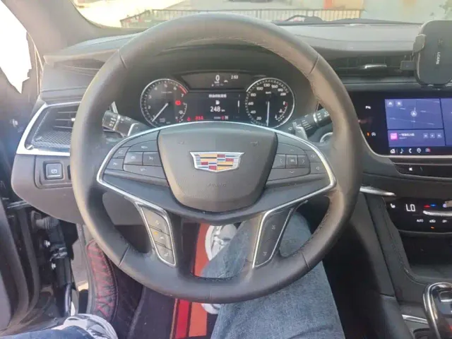 Cadillac XT5 — Фото автомобиля 6