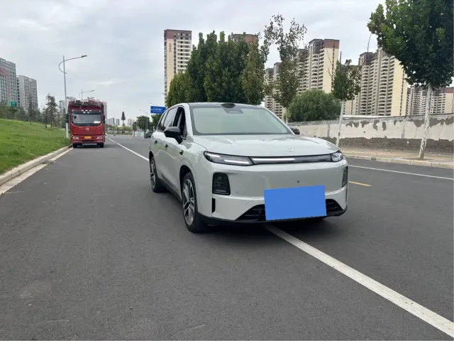 Leapmotor C10 — Фото автомобиля 3