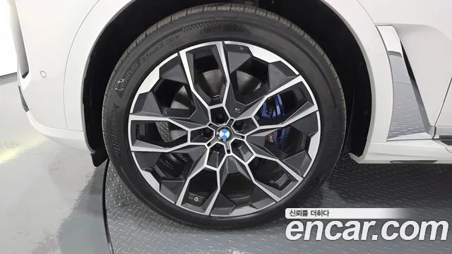 BMW X7 — Фото автомобиля 5