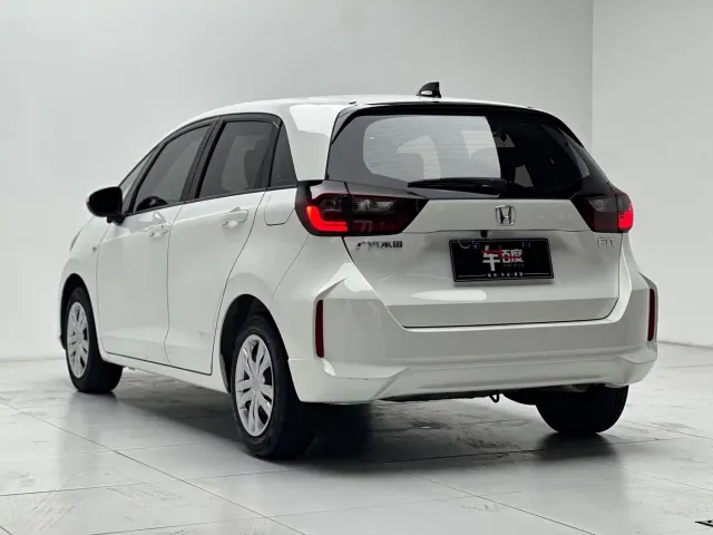 Honda Fit — Фото автомобиля 6
