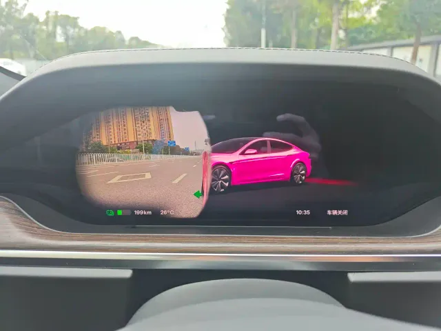 Tesla Model S — Фото автомобиля 14