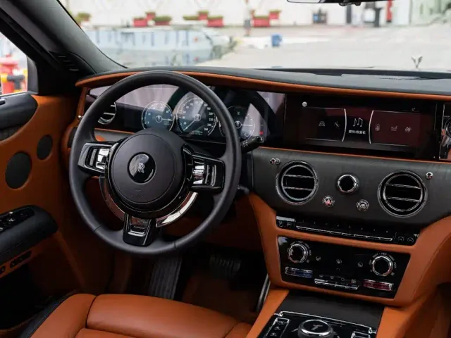 Rolls-Royce Ghost — Фото автомобиля 13
