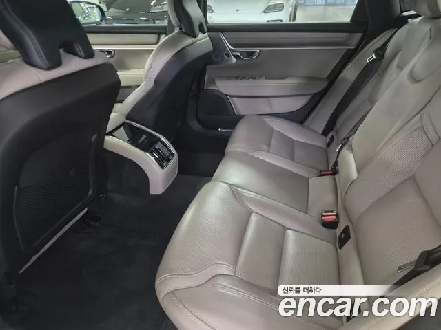 Volvo S90 — Фото автомобиля 11