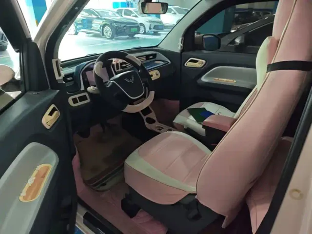 Wuling Hongguang Mini EV — Фото автомобиля 12
