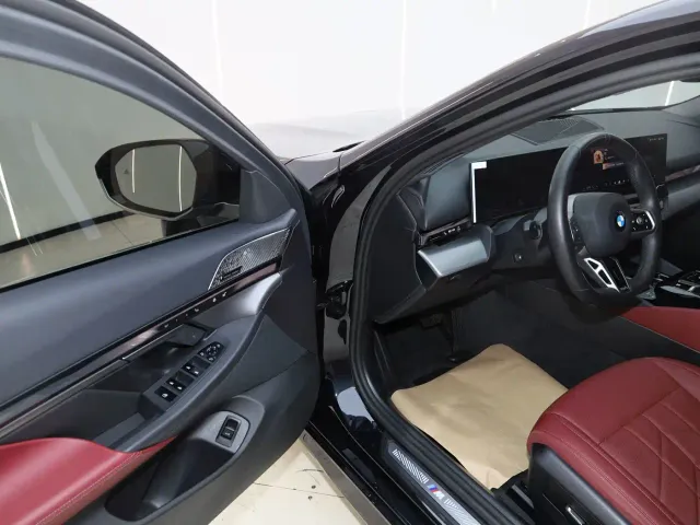 BMW 5 Series — Фото автомобиля 11