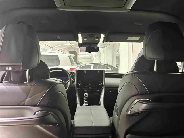 Toyota Vellfire — Фото автомобиля 19