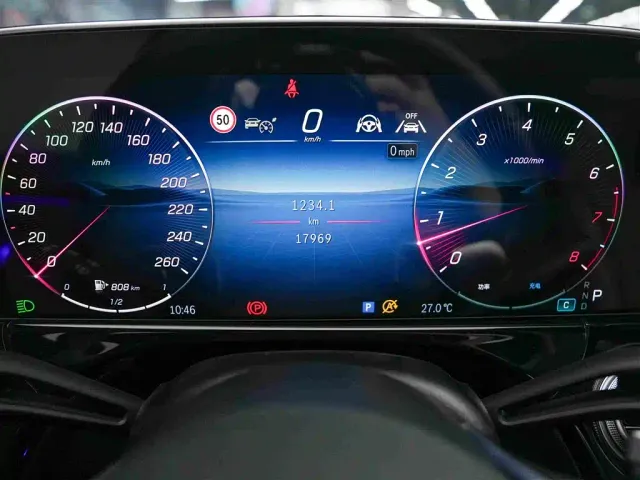 Mercedes-Benz E-Class — Фото автомобиля 7