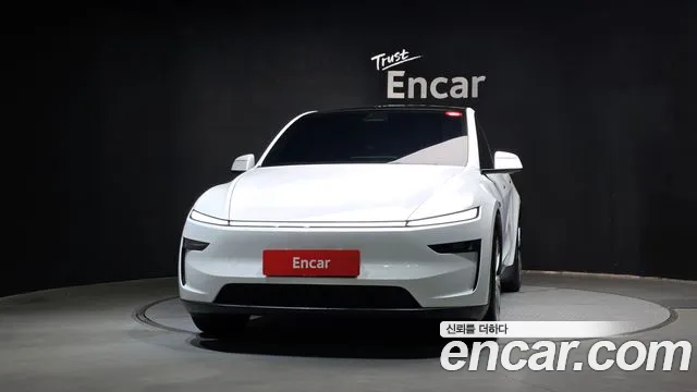 Tesla Model Y — Фото автомобиля 3