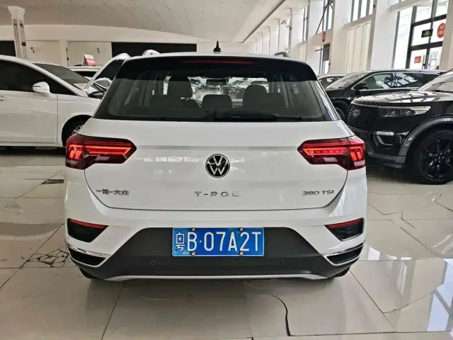 Volkswagen T-Roc — Фото автомобиля 6