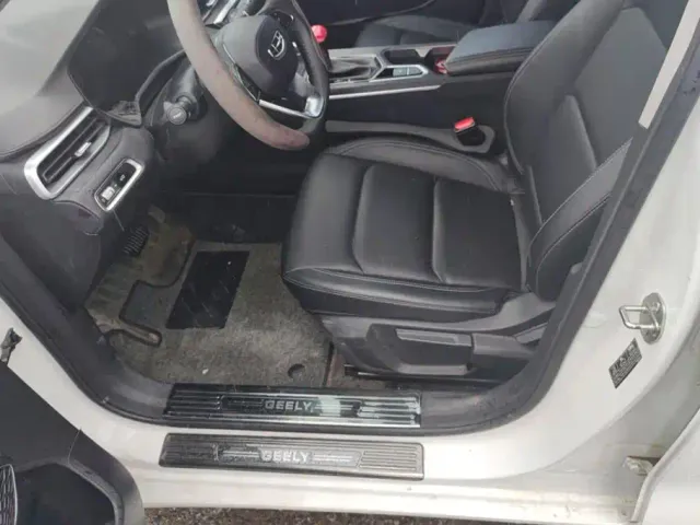 Geely Emgrand — Фото автомобиля 9