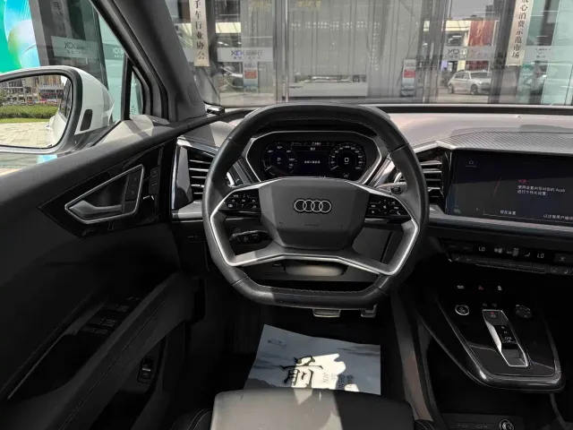 Audi Q4 e-tron — Фото автомобиля 15