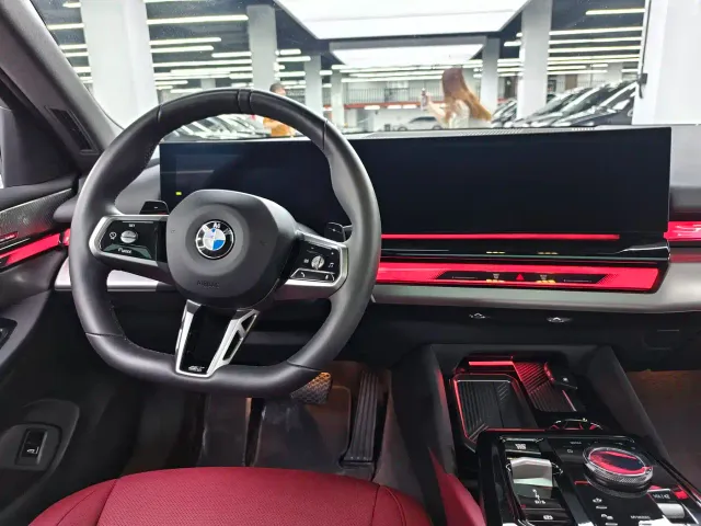 BMW 5 Series — Фото автомобиля 9