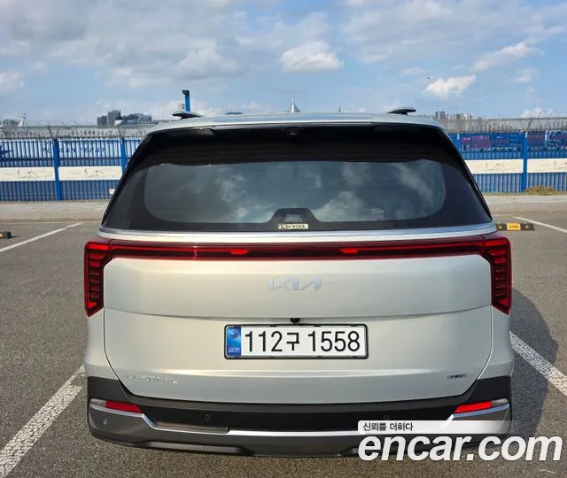 Kia Carnival Generation 4 — Фото автомобиля 2