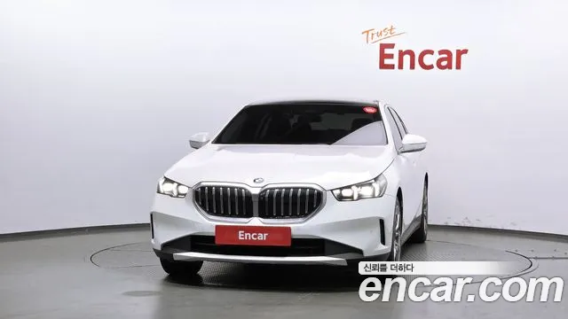 BMW 5-Series — Фото автомобиля 3