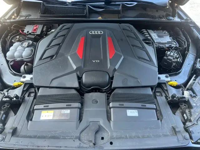 Audi SQ7 — Фото автомобиля 8