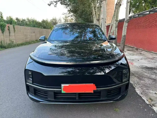 Li Auto L8 — Фото автомобиля 3