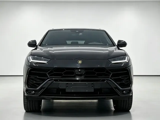 Lamborghini Urus — Фото автомобиля 3