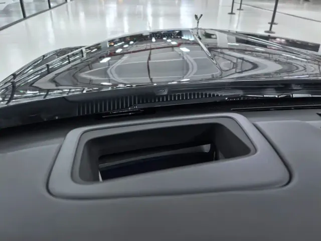 Rolls-Royce Cullinan — Фото автомобиля 11