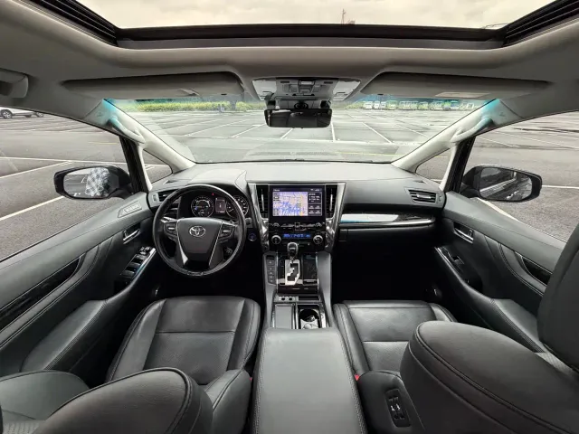 Toyota Vellfire — Фото автомобиля 11