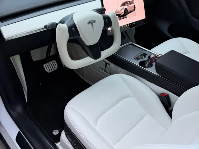 Tesla Model Y — Фото автомобиля 7