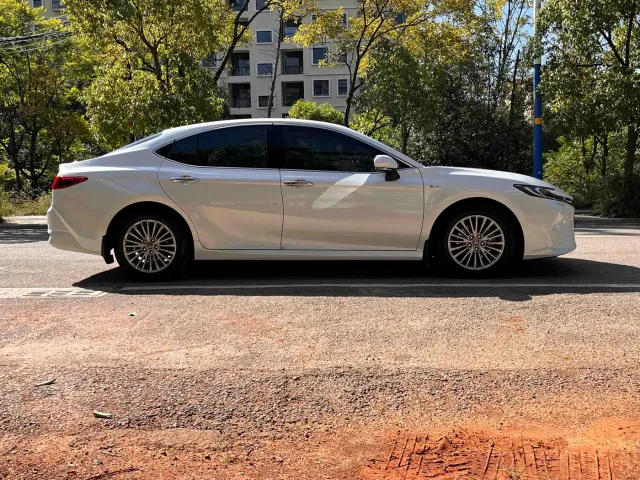 Toyota Camry — Фото автомобиля 4