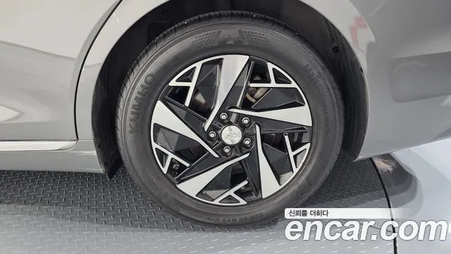 Hyundai Grandeur Grandeur (New) Hybrid — Фото автомобиля 20
