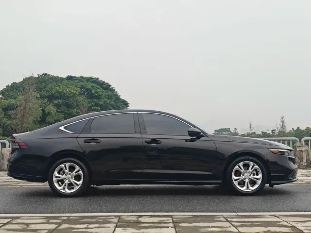 Honda Accord — Фото автомобиля 4