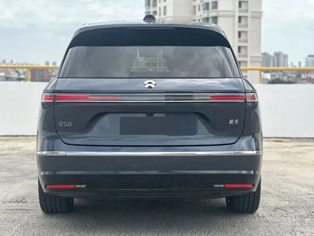 Nio ES8 — Фото автомобиля 9