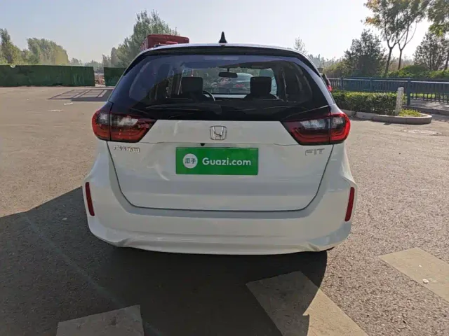 Honda Fit — Фото автомобиля 5