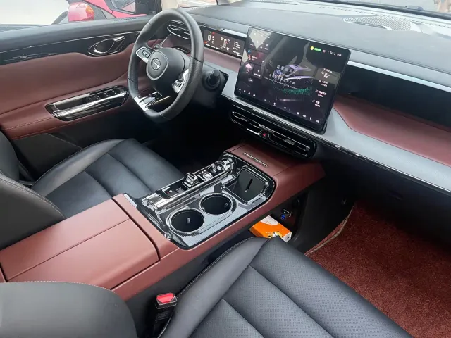 GAC Trumpchi E8 — Фото автомобиля 14