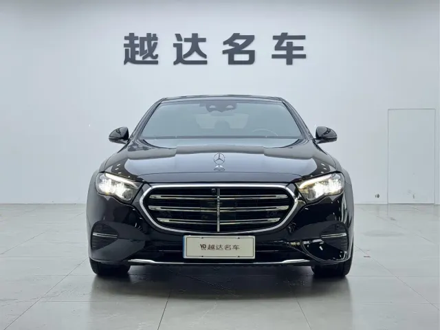 Mercedes-Benz E-Class — Фото автомобиля 2