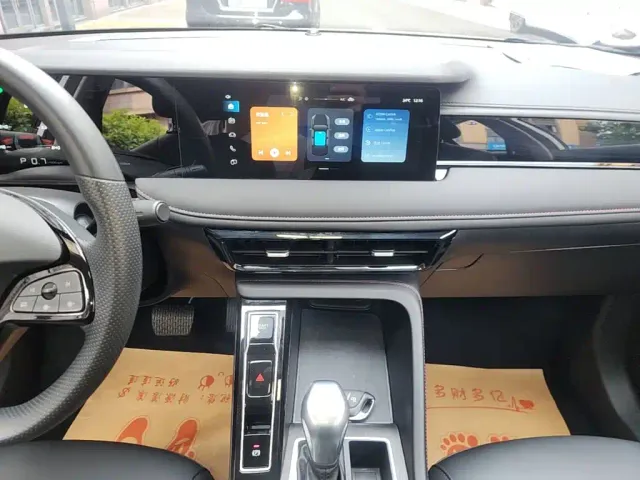 Roewe i5 — Фото автомобиля 12