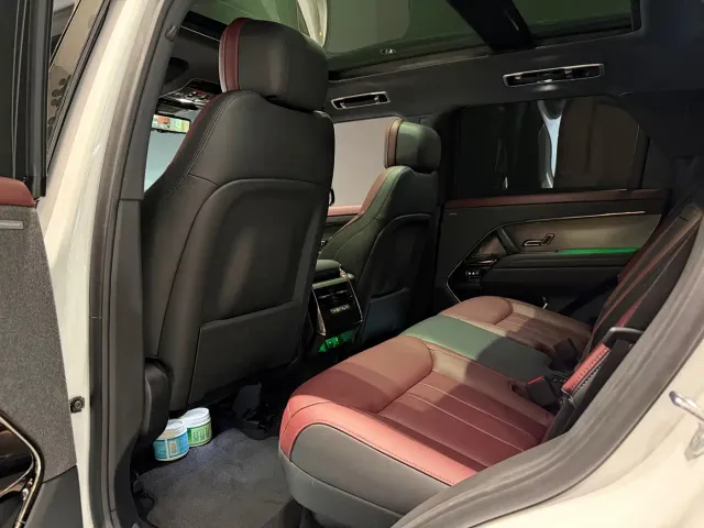 Land Rover Range Rover Sport — Фото автомобиля 9