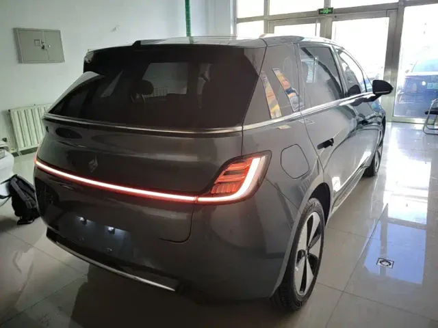 Baojun Cloud — Фото автомобиля 6