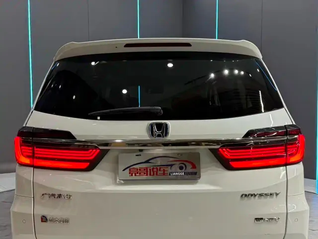 Honda Odyssey — Фото автомобиля 7