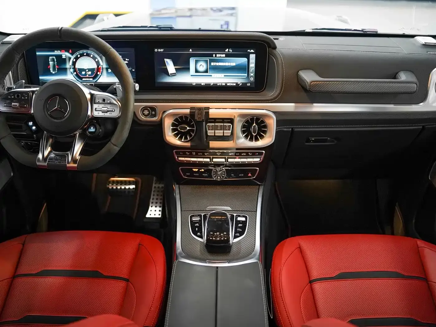 Mercedes-Benz Mercedes-Benz G-Class AMG 2022 AMG G 63 55th Anniversary Edition — Фото автомобиля 24