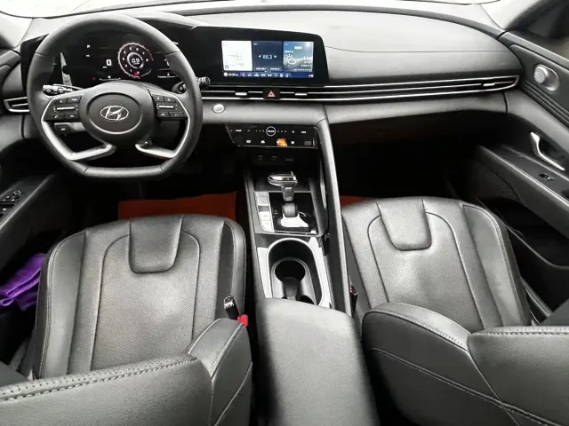 Hyundai Elantra — Фото автомобиля 6