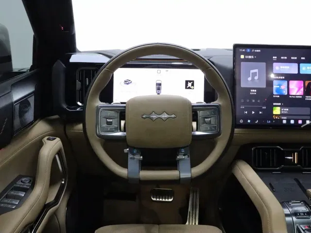 BYD FangChengBao Leopard 8 — Фото автомобиля 16