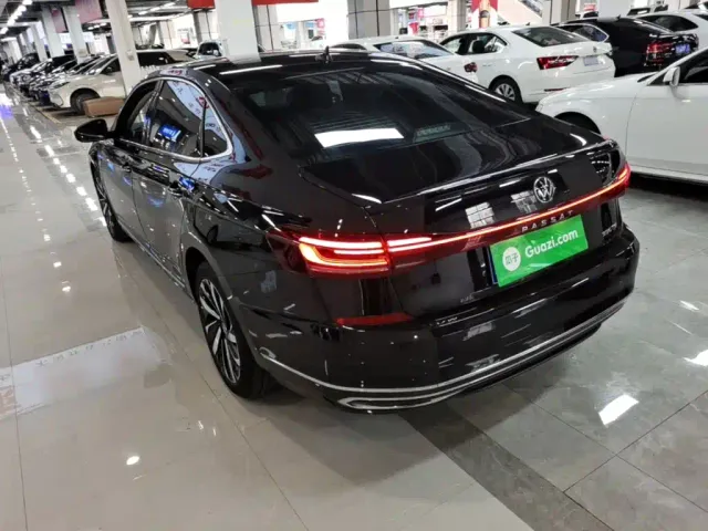 Volkswagen Passat — Фото автомобиля 4