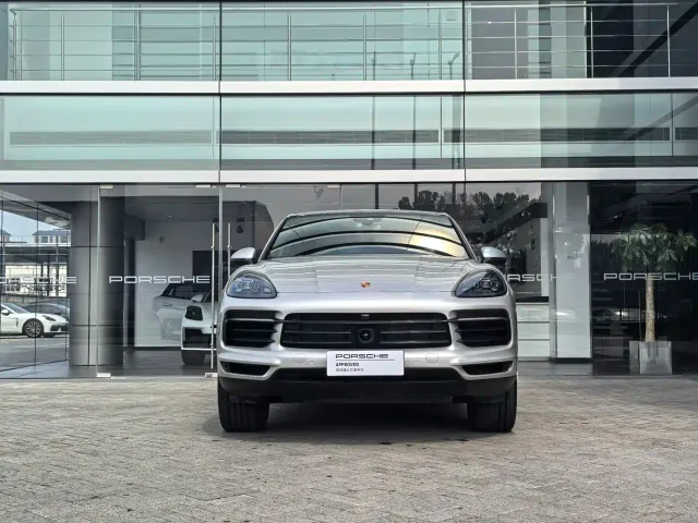 Porsche Cayenne — Фото автомобиля 2