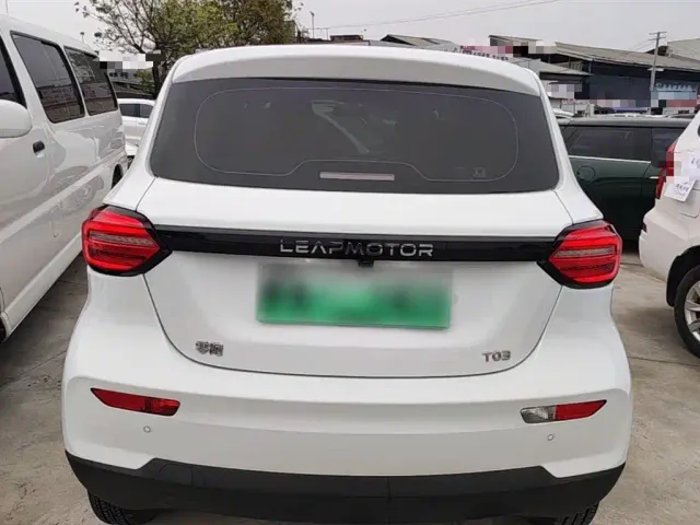 Leapmotor T03 — Фото автомобиля 5